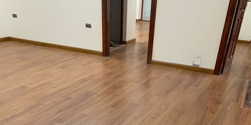 Chia sẻ kinh nghiệm lau sàn gỗ đúng cách tại Hà Nam Chia sẻ kinh nghiệm lau sàn gỗ đúng cách tại Hà Nam