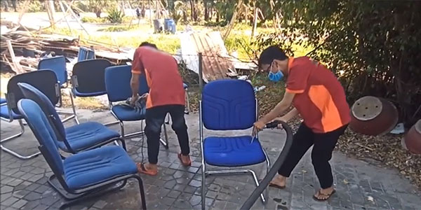 Hóa chất ecolab được sử dụng rộng rãi trong lĩnh vực : giặt ghế sofa, vệ sinh trường học, bệnh viện,...