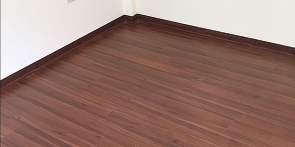 Dung dịch vệ sinh sàn gỗ công nghiệp an toàn