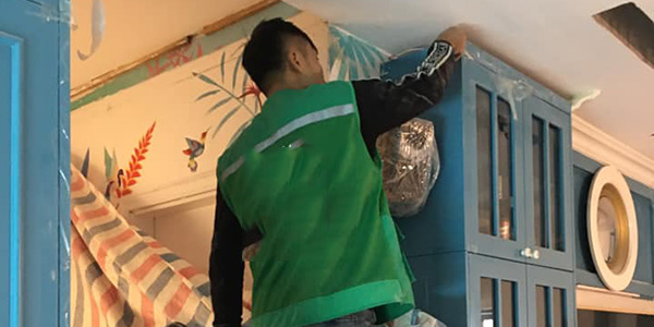 Giá vệ sinh công nghiệp sau xây dựng
