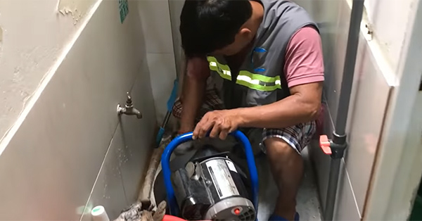 Thông nghẹt cống tại Hà Nam